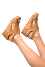 Carley Wedge Sandals in Caramel Smooth Corkys