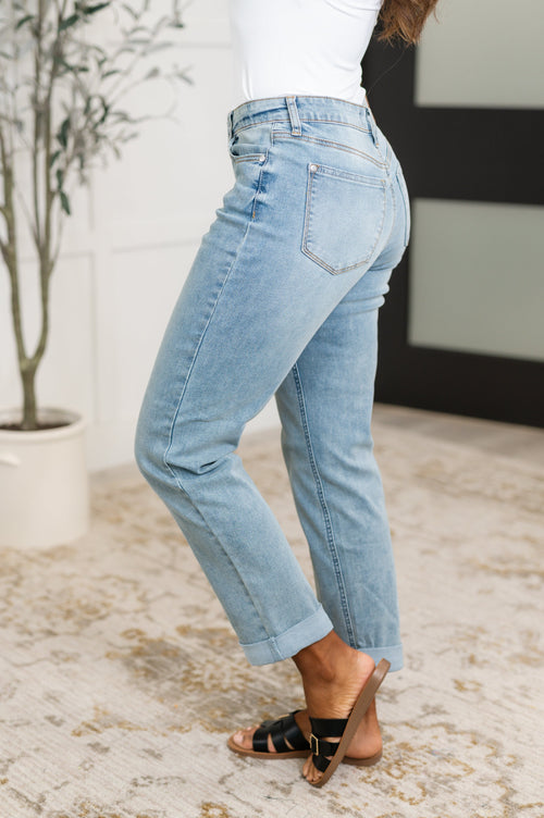 Cheyenne V Front Boyfriend Fit Judy Blues