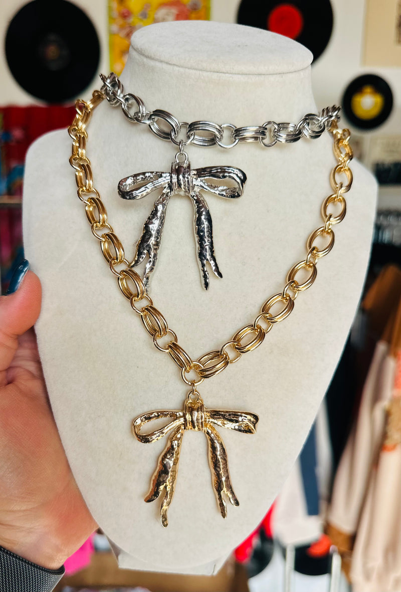 Small Bow Necklace