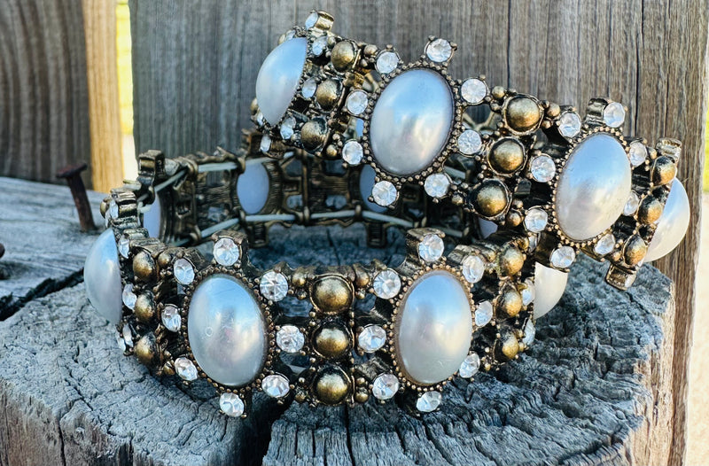 Vintage Pearl Stretch Bracelet