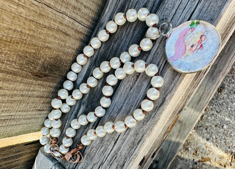 Pink Santa Pearl Round Necklace