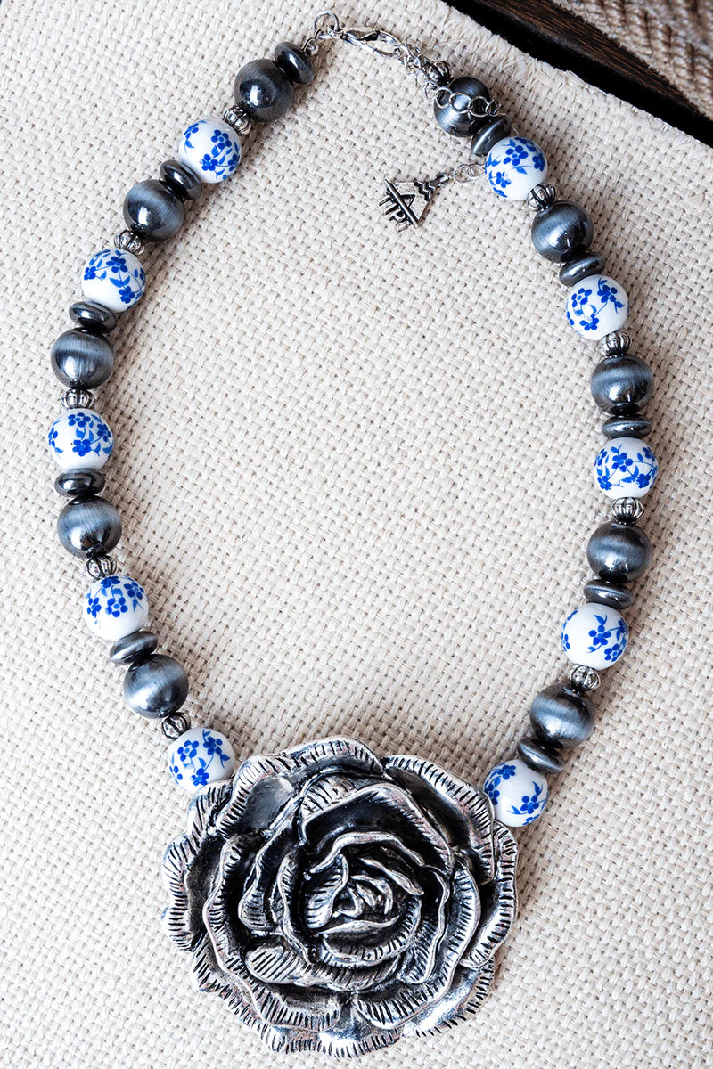 Old Soul Rose Necklace